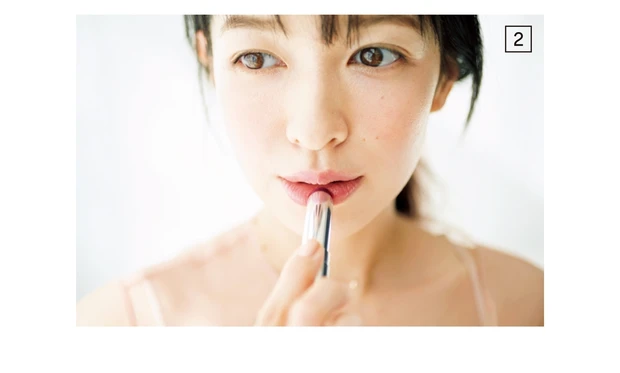 無垢な潤いの唇で、儚さを後押し