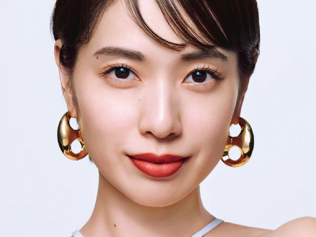 【戸田恵梨香さん】25年10月号の表紙メイクで使ったコスメはこれ！