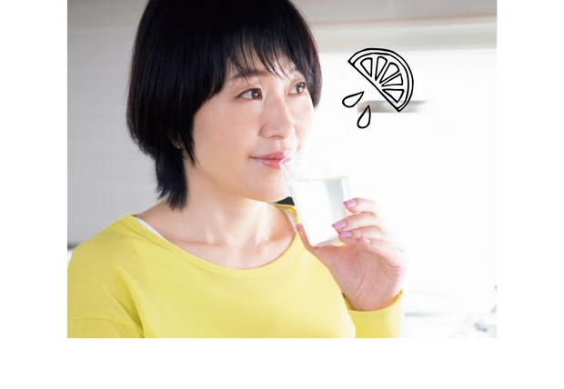 朝の目覚めは一杯のレモン水から