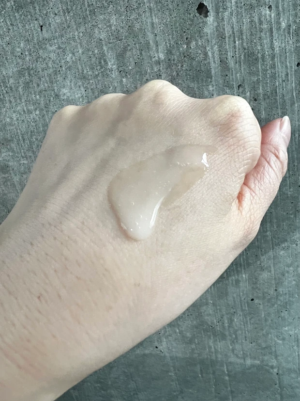 【エリクシール】21種類の美容成分配合の高機能エイジングケアセラムがドラッグストアで買える_2_1