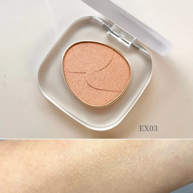 2024年夏新色チーク_to/one(トーン)ペタル フロート ブラッシュ EX03_スウォッチ