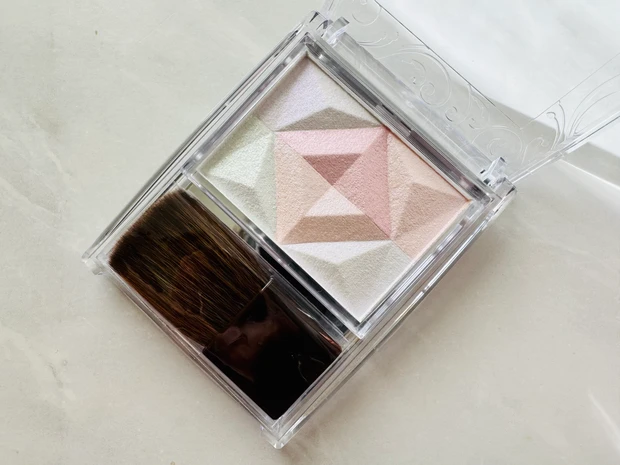 セザンヌのパールグロウハイライト SP2 ロマンスブルーム