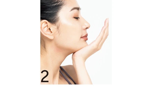 2下あごを固定する