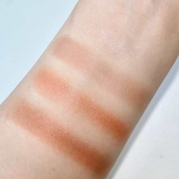 SUQQU シグニチャーカラーアイズ 02 陽香色 スウォッチ