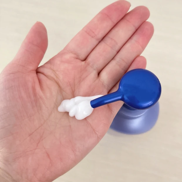 ニベア ルーセントビューティー ディープモイスチャー浸透保湿 美容液ボディミルク使い方