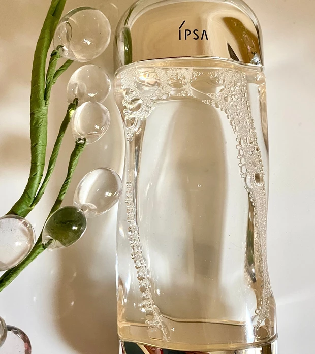 年代や性別を問わず愛される「イプサ ザ・タイムR アクア」_1_1