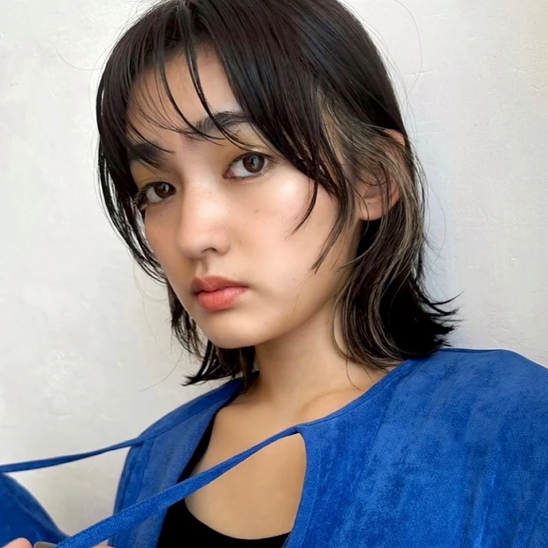 マキア ブルベ冬 ブルーベース パーソナルカラー 髪色 おすすめ ブラック×ベージュ