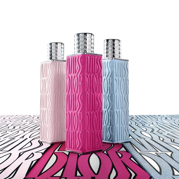 ディオール クチュール コレクションにインスパイアされた「ミス ディオール ミニ ミス」の限定ケース3種が登場