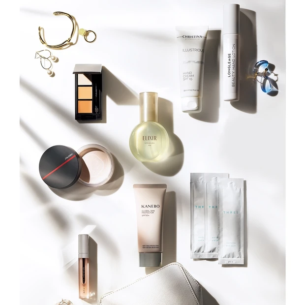 田中みな実さんのポーチの中身を公開! 隙なしケアを実現する8品をチェック