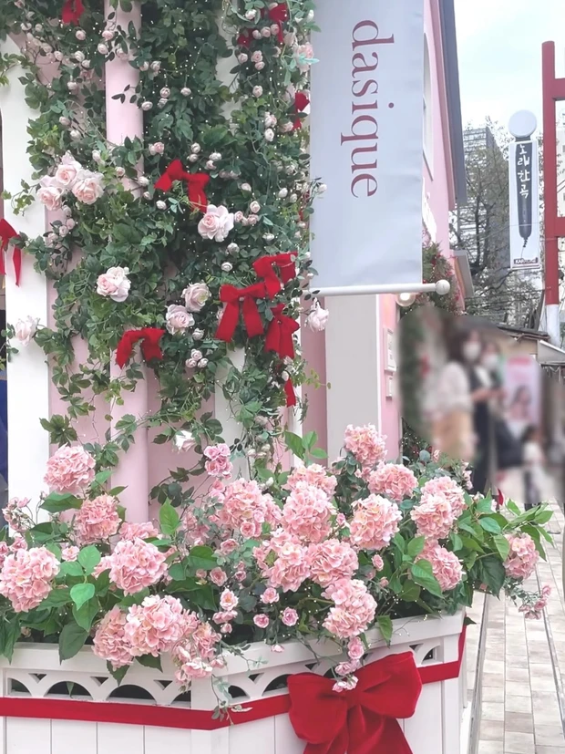 華やかな玄関先