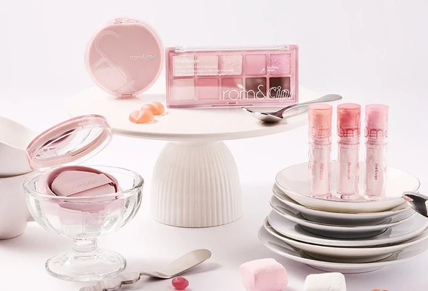 【3位】「rom&nd(ロムアンド)」と「CipiCipi(シピシピ)」が初コラボ! トレンド感あふれる限定アイテムに注目