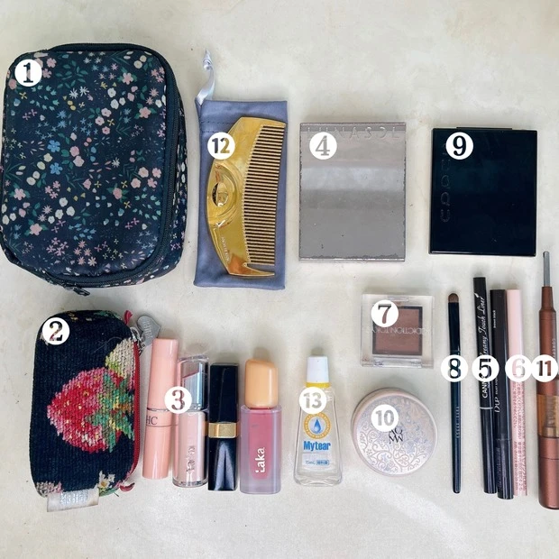 30代化粧直し用のポーチ