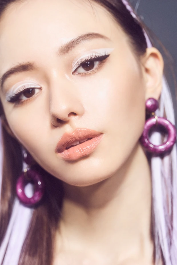 『Rain On Me』のレディー・ガガに大変身! 山本舞香 ハロウィンメイク ヘアアレンジ
