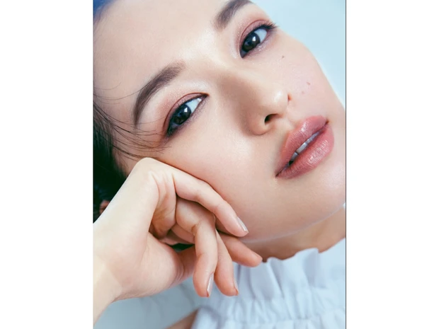 赤みニュアンスで洒落た目元に ２色の境目をしっかり残すセパレート塗りがポイント Happy Plus One ハピプラワン