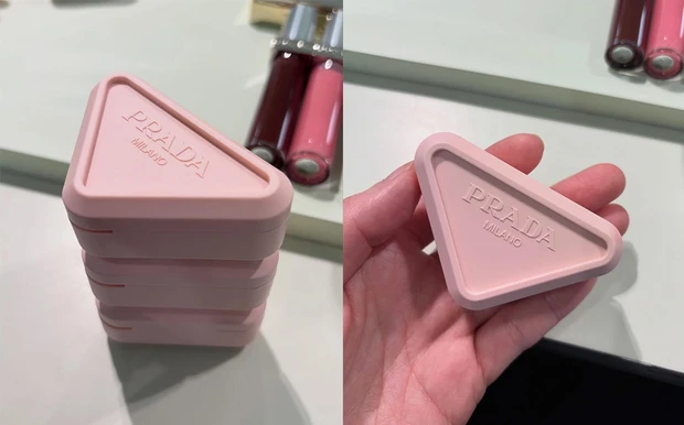 プラダ ビューティ プラダ タッチ 積み重ねて収納も可能 ポケットサイズのトライアングルパッケージ