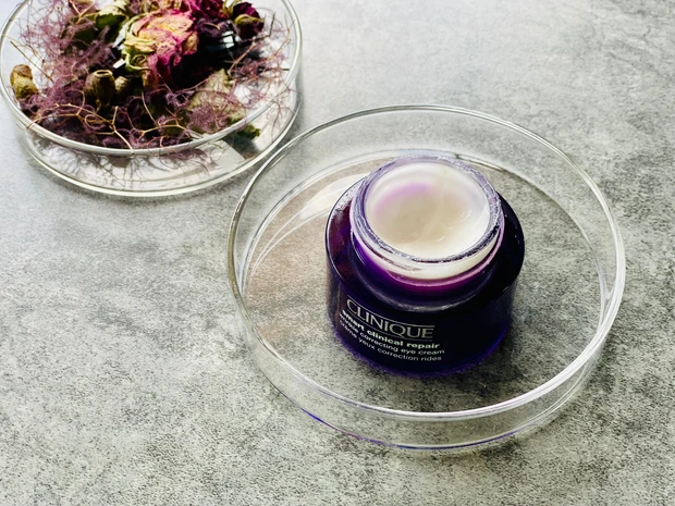 【MAQUIAインフルエンサーのオッス！推しコス】クリニークのアイケアが一押し。アラフォーまつ毛&目もとのセルフケア編  _2_1