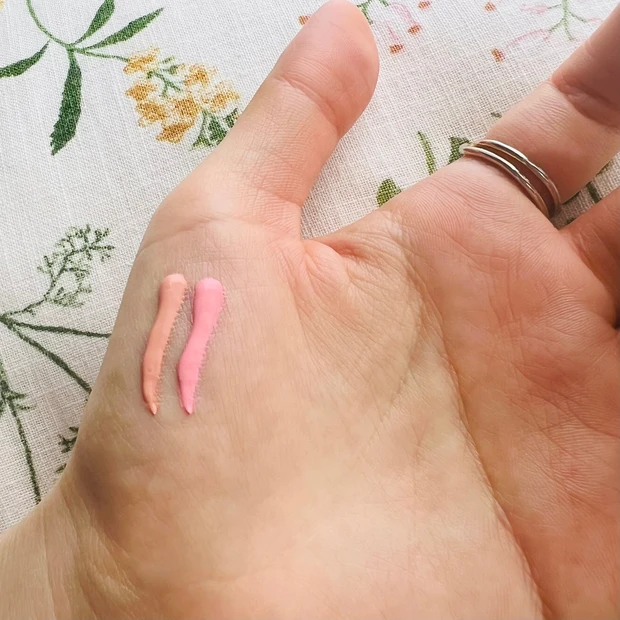 【新作コスメスウォッチ】こんな商品見たことない!話題の日焼け止めにチークが登場「ALLIE クロノビューティー カラーオンUV」2色塗り比べ解説!_3