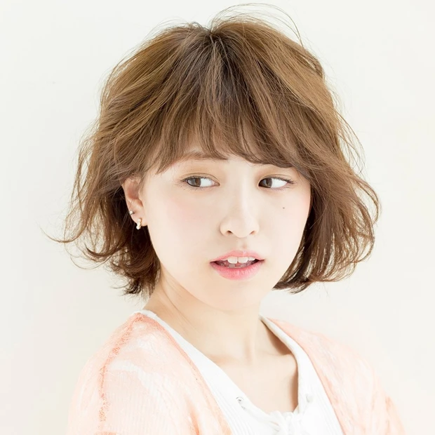 触れると溶けそう!? “半生”カールのおしゃれショートボブ