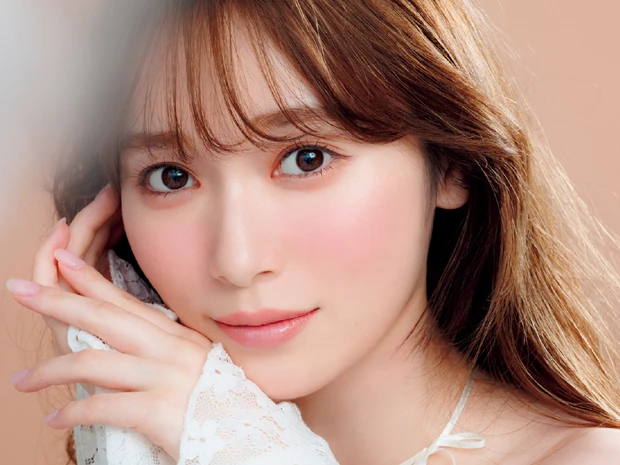 守屋麗奈さんが、みんベス受賞コスメでメイク！ “れなぁ顔”になれるメイクHOW TOを公開