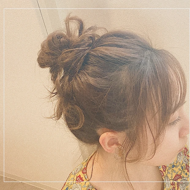 お家の中でもパパッと可愛く♫自宅でもできるシニヨンアレンジ☆_3