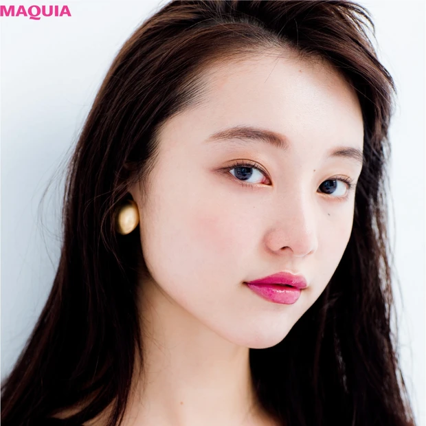 クールにもカジュアルにも自在！ 最旬“ベリーリップ”に合わせるアイメイク…