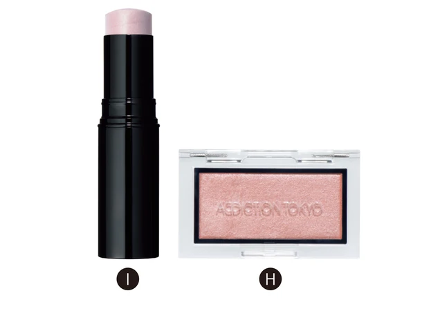 H アディクション ザ ブラッシュ ニュアンサー 102N ¥3300／アディクション ビューティ（8/4限定発売）　I ボーム エサンシエル リラ ¥6600／シャネル