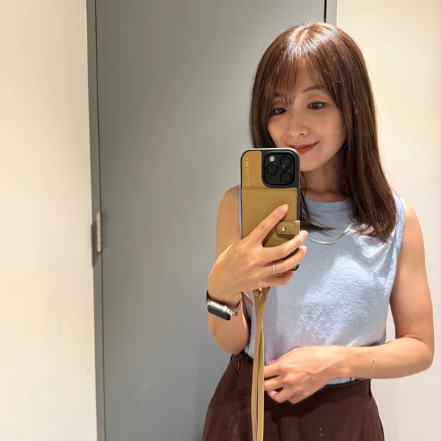 秋支度にヘアメンテナンス。ブルーグレー系のベージュにカラーチェンジしました