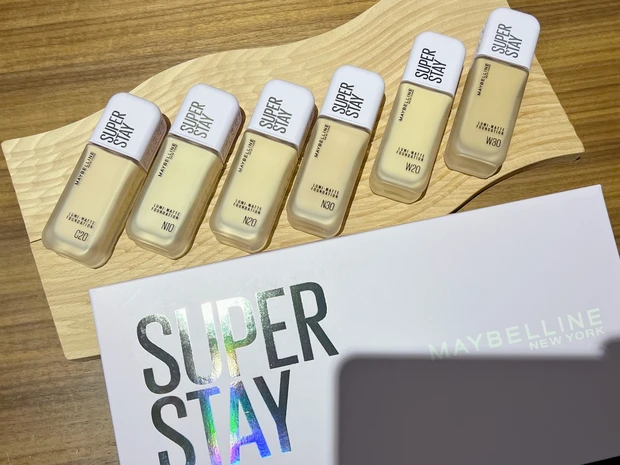 毛穴レスな美しい肌♡
メイベリン新作の
"SPステイ ルミマット リキッド ファンデーション"を全色スウォッチ🌈⭐️
_2