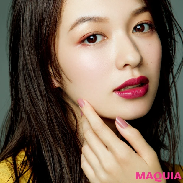 秋の大本命はこれ! 赤み強めの“ワインカラー”で色香漂うワントーンメイク