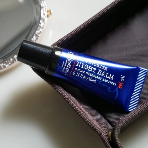 NYの現地観光ガイドさんがお勧めのコスメはコレだ！それは8時間効果が続く唇専用美容液。