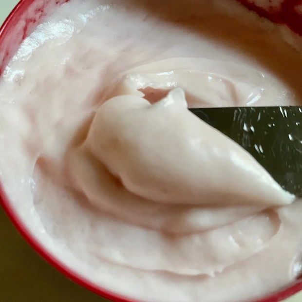 販売二日目、完売を予感。「ホイップドボディバター フレッシュラズベリー」ジェル以上でボディバター未満という絶妙。夏用ボディバター、最高。_2_2