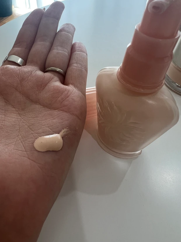 モイスチュアライジングファンデージョンプライマー