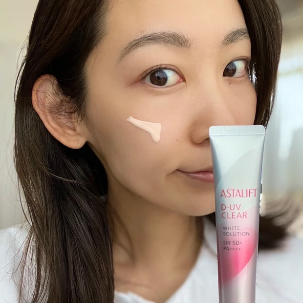 アスタリフト　ASTALIFT UV 下地　日焼け止め　人物画像　