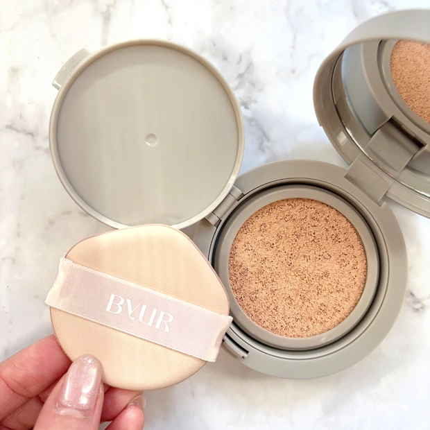 小嶋陽菜も愛用するByUR　セラムフィットシルキーヌードクッションのスウォッチ