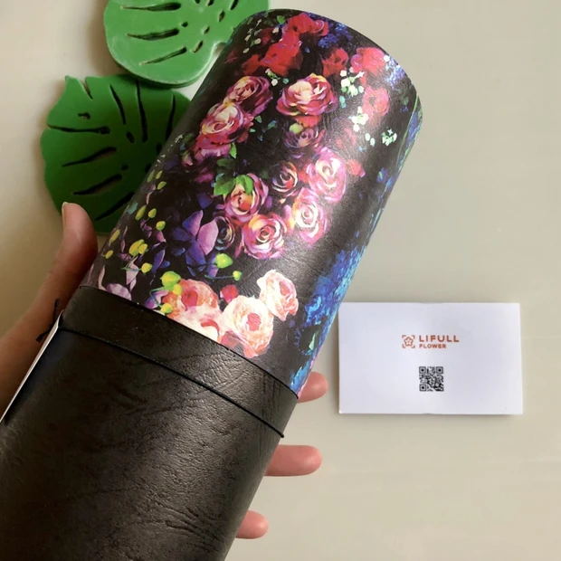 想定外!スポッ!まさか生花が。インパクト大。