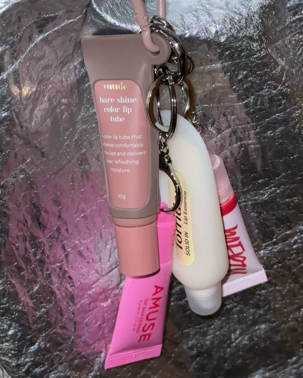 キーリング コスメ 韓国 プチプラ リップ クリーム 保湿 持ち歩き チャーム チューブ ブルベ イエベ