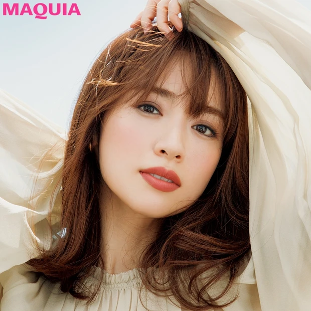 泉 里香さんが本気で欲しいコスメ&今したい顔を大公開!