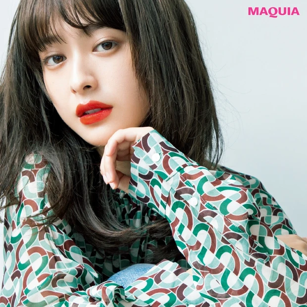 ヘルシーな印象の赤みオレンジは、リキッドマットを選んで秋ムードへとシフト…