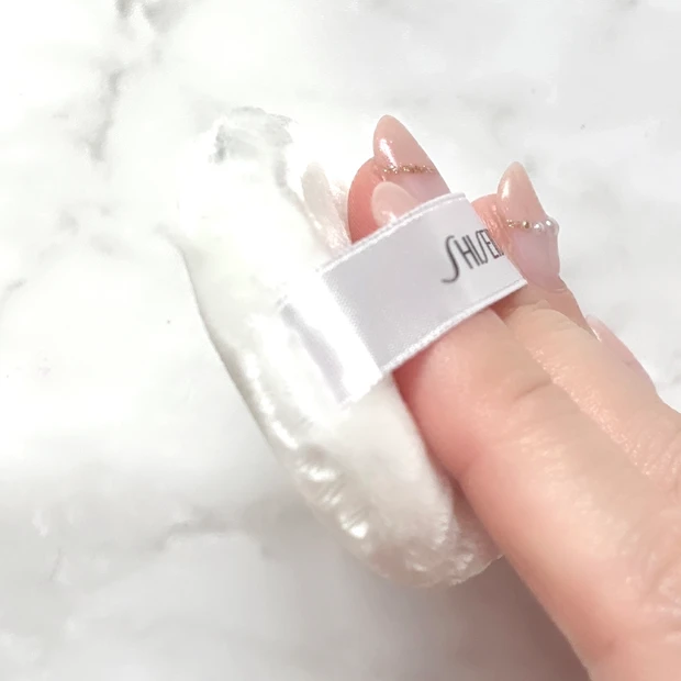 HISEIDO エッセンス スキンセッティング パウダー 01 Hydrating GLOW パフ