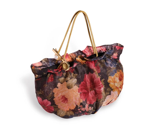 休井美郷さん　メイクポーチ