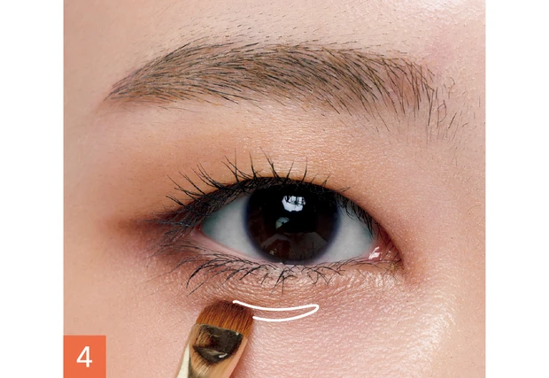 アイメイク 一重 長井かおり シャネル レ キャトル オンブル ブトン 219 涙袋の影