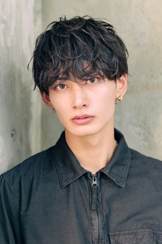 V(BTS) 風 髪型 ヘアスタイル 無造作タイトマッシュヘア 正面
