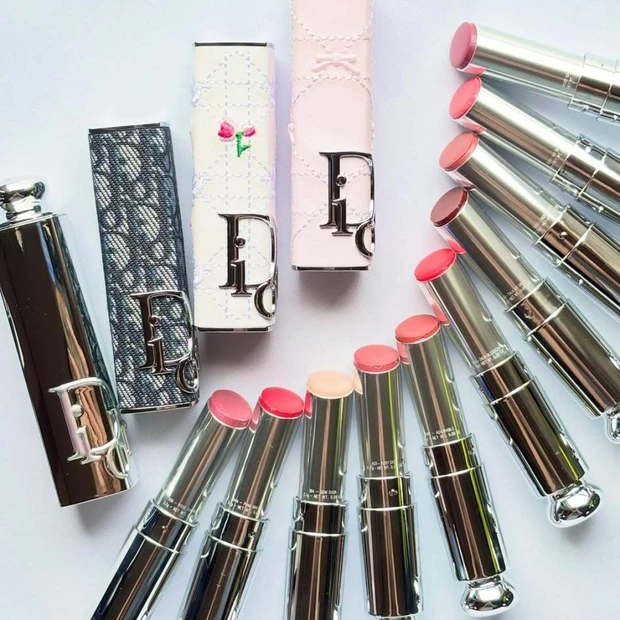 ディオール新作リップ「ディオール アディクト グラス リップスティック」を全色スウォッチ！