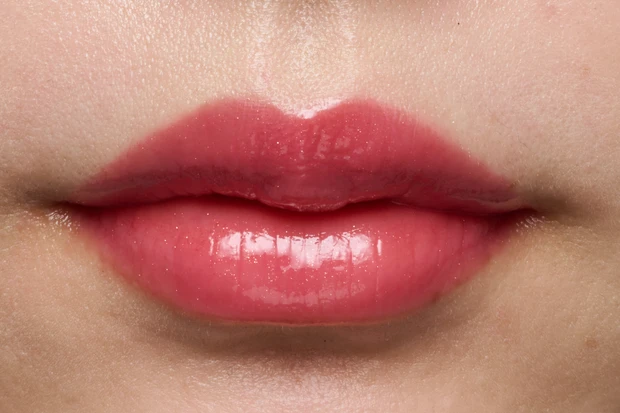 プチプラリップ ブルベ冬 キス リップアロー グロウ 05 スウォッチ