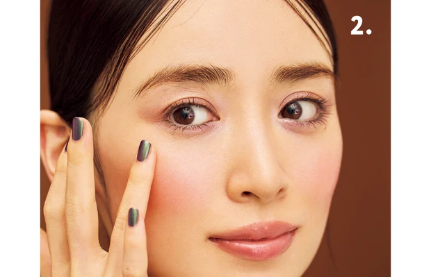 【秋メイク2024】トレンドカラーを使ったおすすめの秋メイクは？ 秋新色コスメの使い方をレクチャー_33