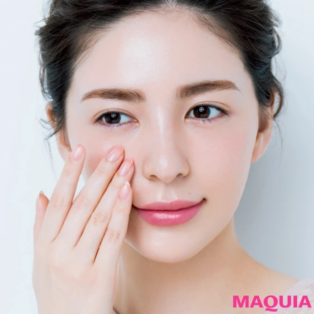 簡単ひと手間でメリハリ顔に! 長井かおり流・練り系ハイライトのツヤ足しテ…