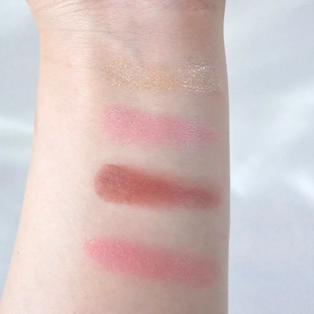 キャンメイク(CANMAKE)シルキースフレアイズ(マットタイプ)M04 キューピッドペタル スウォッチ