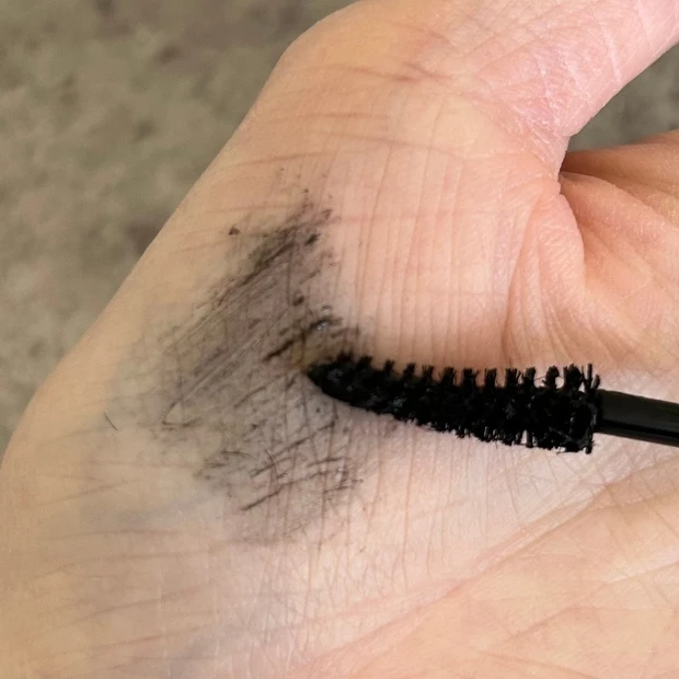 ディーアップ ハイパーリフトマスカラ スウォッチ