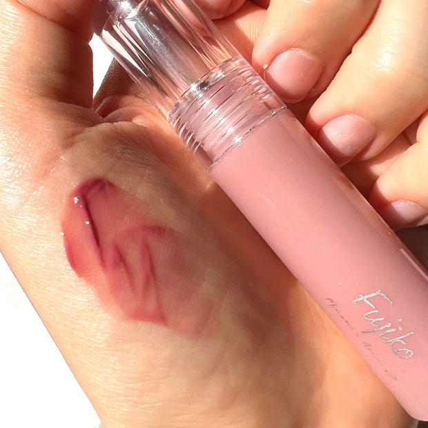 【新作コスメ】5月16日発売“伝説のリップが商品化”田中みな実×Fujikoのニュアンスラップティントを最速レビュー!「愛されみな実」になれる粘膜リップを徹底解剖
_3