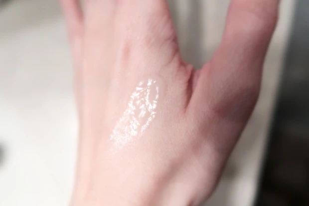 【今までのビタミンC化粧品の常識を覆す美容液】セラシーク ダブルディープセラム C_4